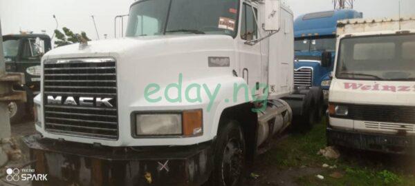 1996 Mack Ch truck