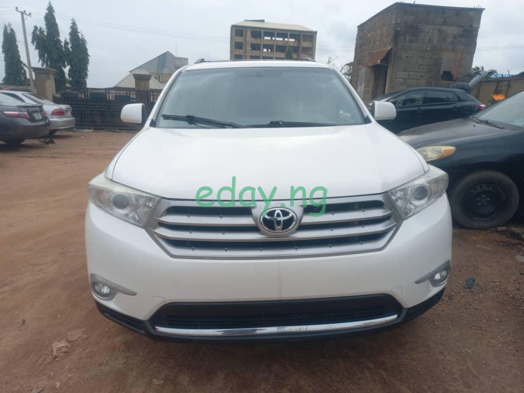 2013 Toyota Highlander (Tokunbo) - Car Already in Abuja-SOLD - Image 2