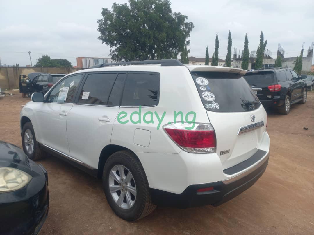 2013 Toyota Highlander (Tokunbo) - Car Already in Abuja-SOLD - Image 4