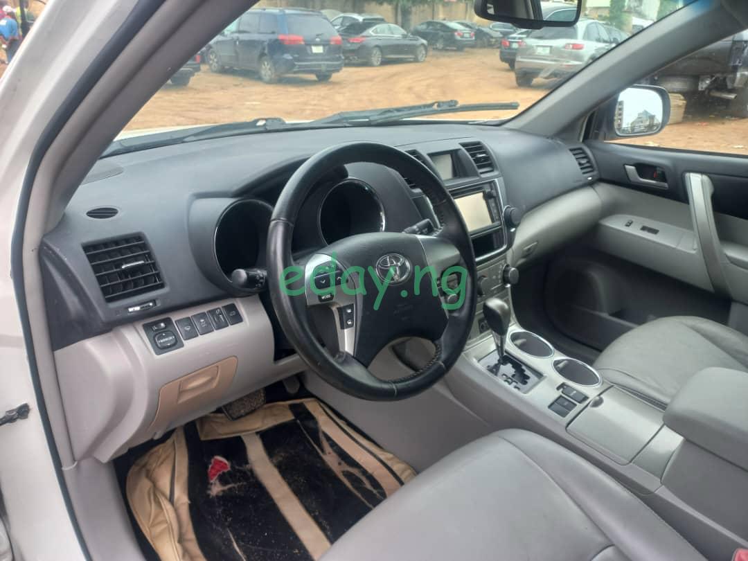 2013 Toyota Highlander (Tokunbo) - Car Already in Abuja-SOLD - Image 8