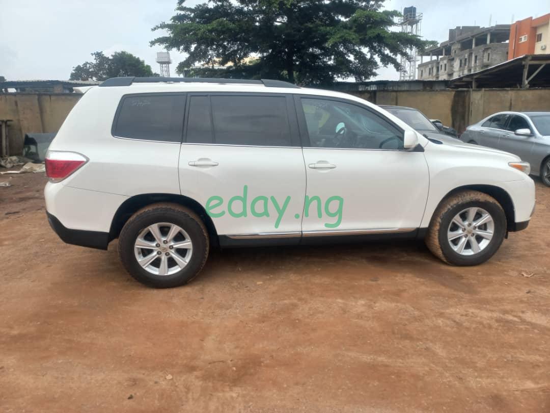 2013 Toyota Highlander (Tokunbo) - Car Already in Abuja-SOLD - Image 11
