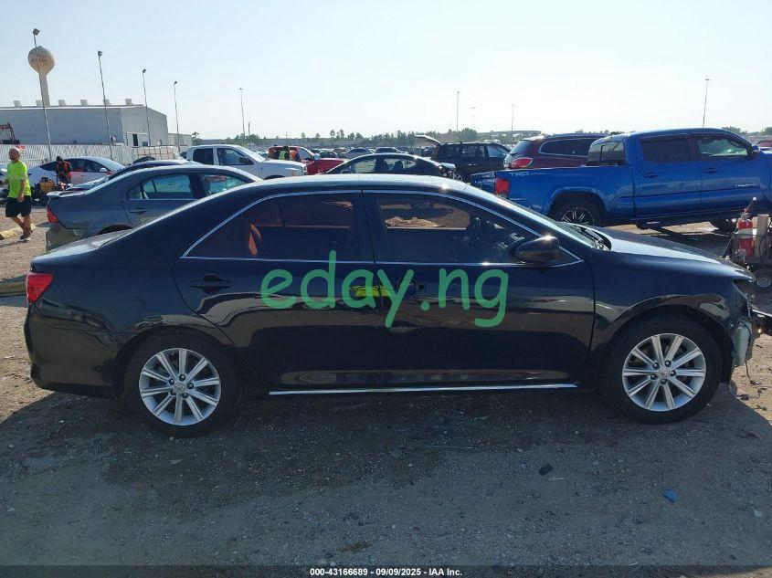 2012 Toyota Camry XLE (Foreign used) - Car in Lagos - Image 3