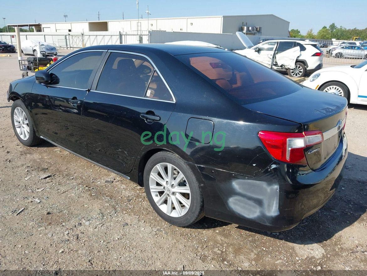 2012 Toyota Camry XLE (Foreign used) - Car in Lagos