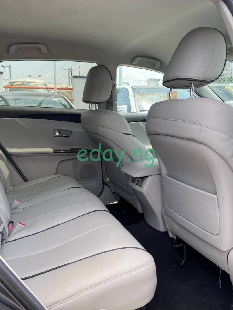 2013 Toyota Venza (Foreign used)- in Lagos - Image 5