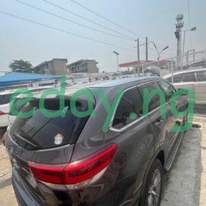 2015 Toyota Highlander upgrade to 2019 (Foreign used) -Car in Lagos