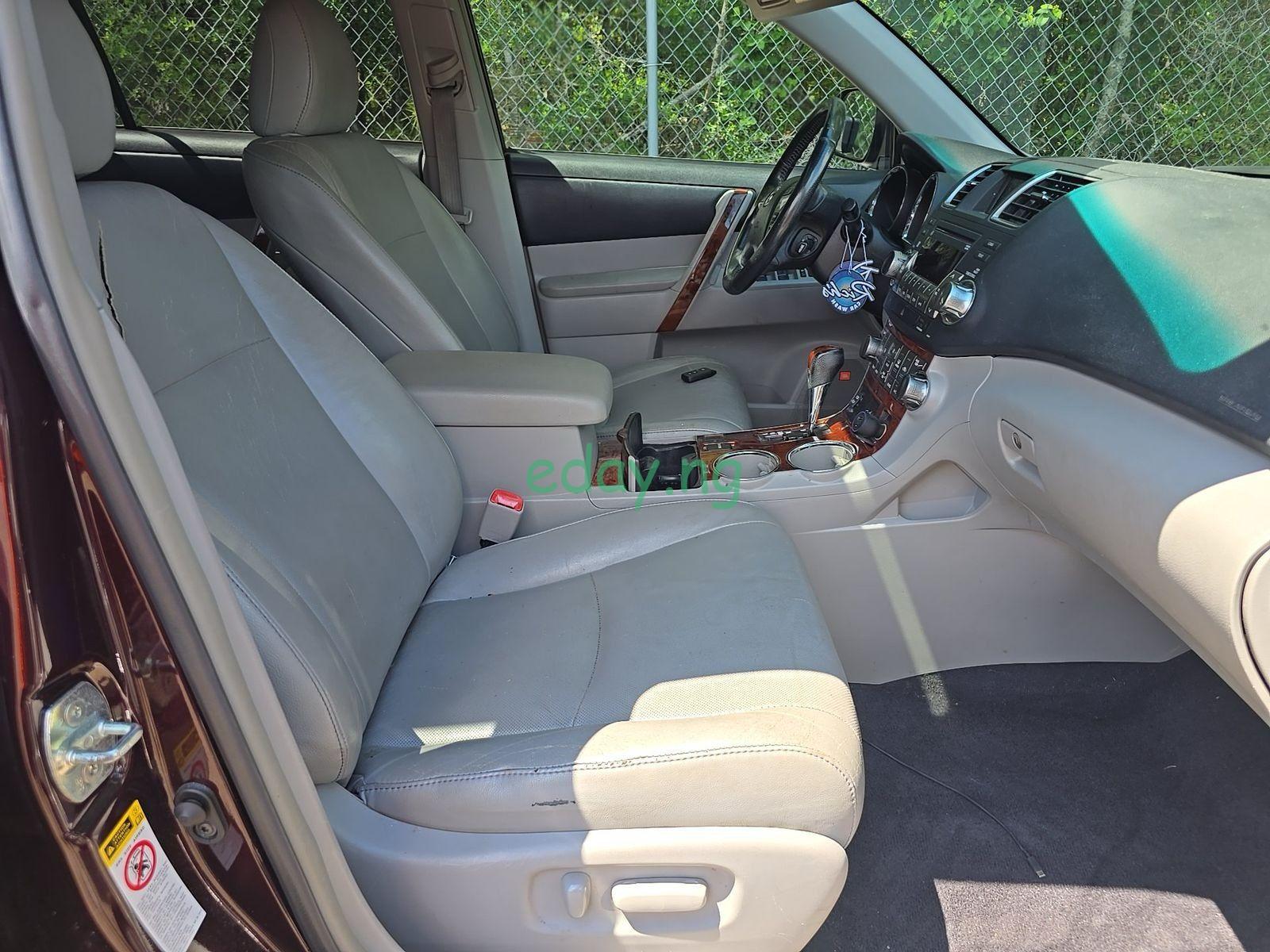 2011 Toyota Highlander Limited - Image 6