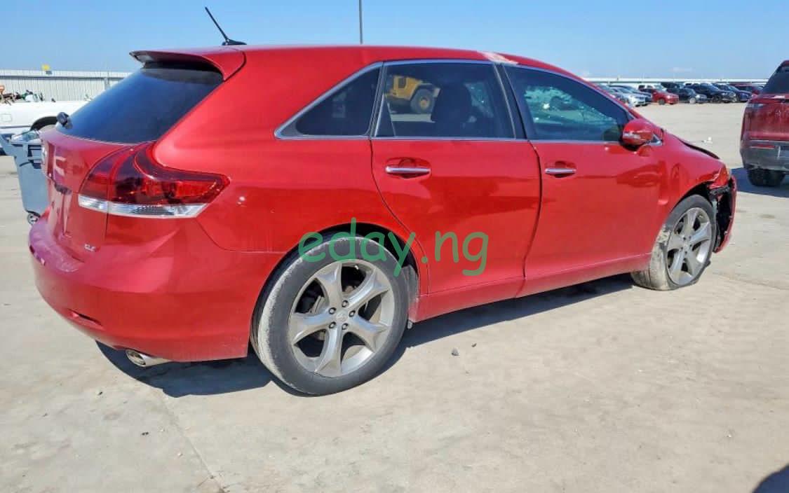 2013 Venza XLE - Image 3
