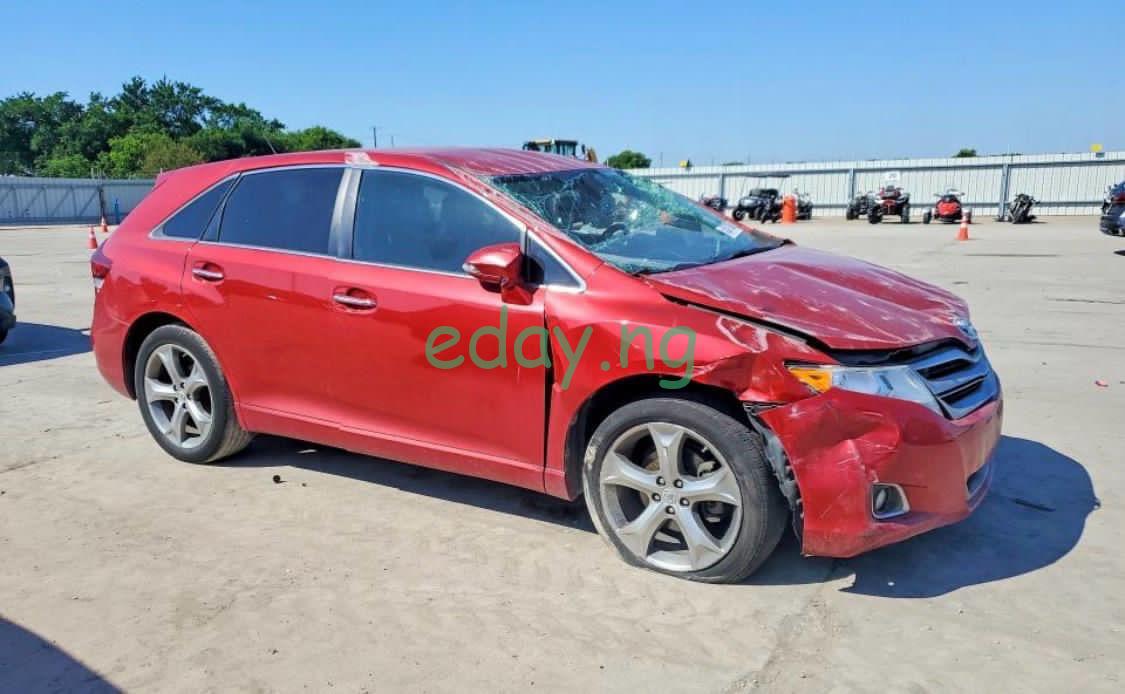 2013 Venza XLE - Image 4