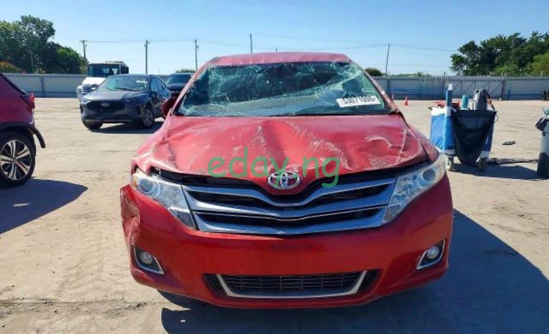 2013 Venza XLE - Image 5