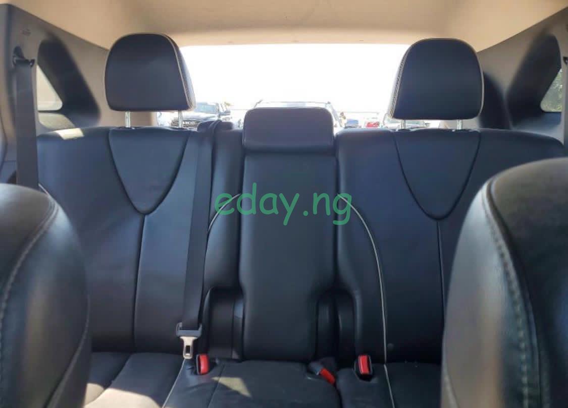 2013 Venza XLE - Image 11